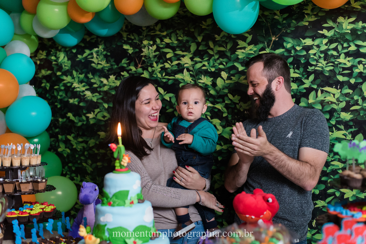 foto tirada por momentum photographia em petropolis rj aniversario infantil dinossauros