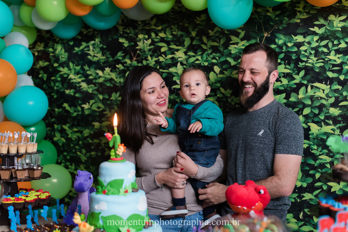 foto tirada por momentum photographia em petropolis rj aniversario infantil dinossauros