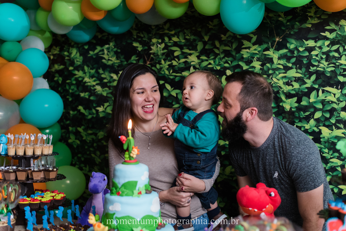 foto tirada por momentum photographia em petropolis rj aniversario infantil dinossauros