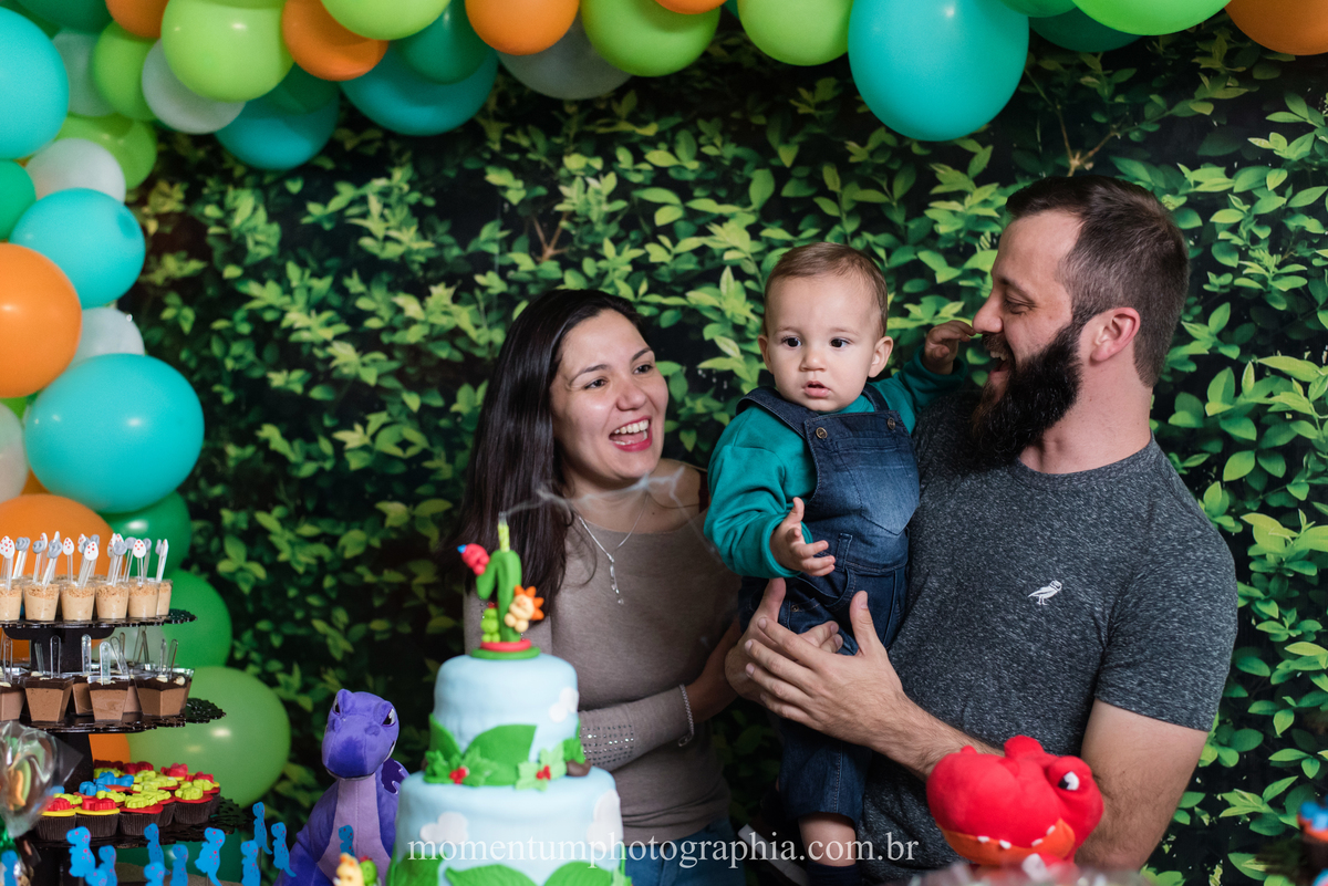 foto tirada por momentum photographia em petropolis rj aniversario infantil dinossauros