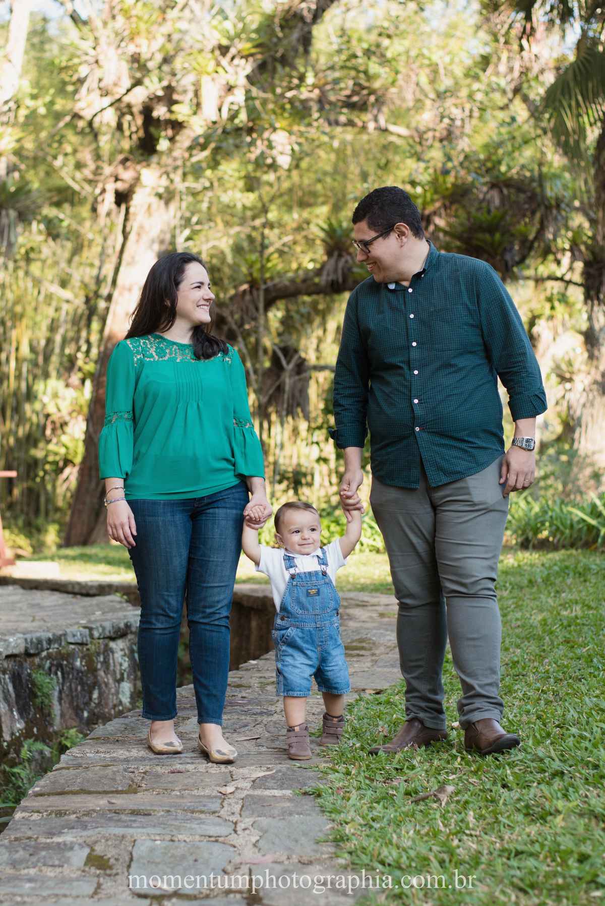 foto tirada por momentum photographia ensaio de família petropolis rj família