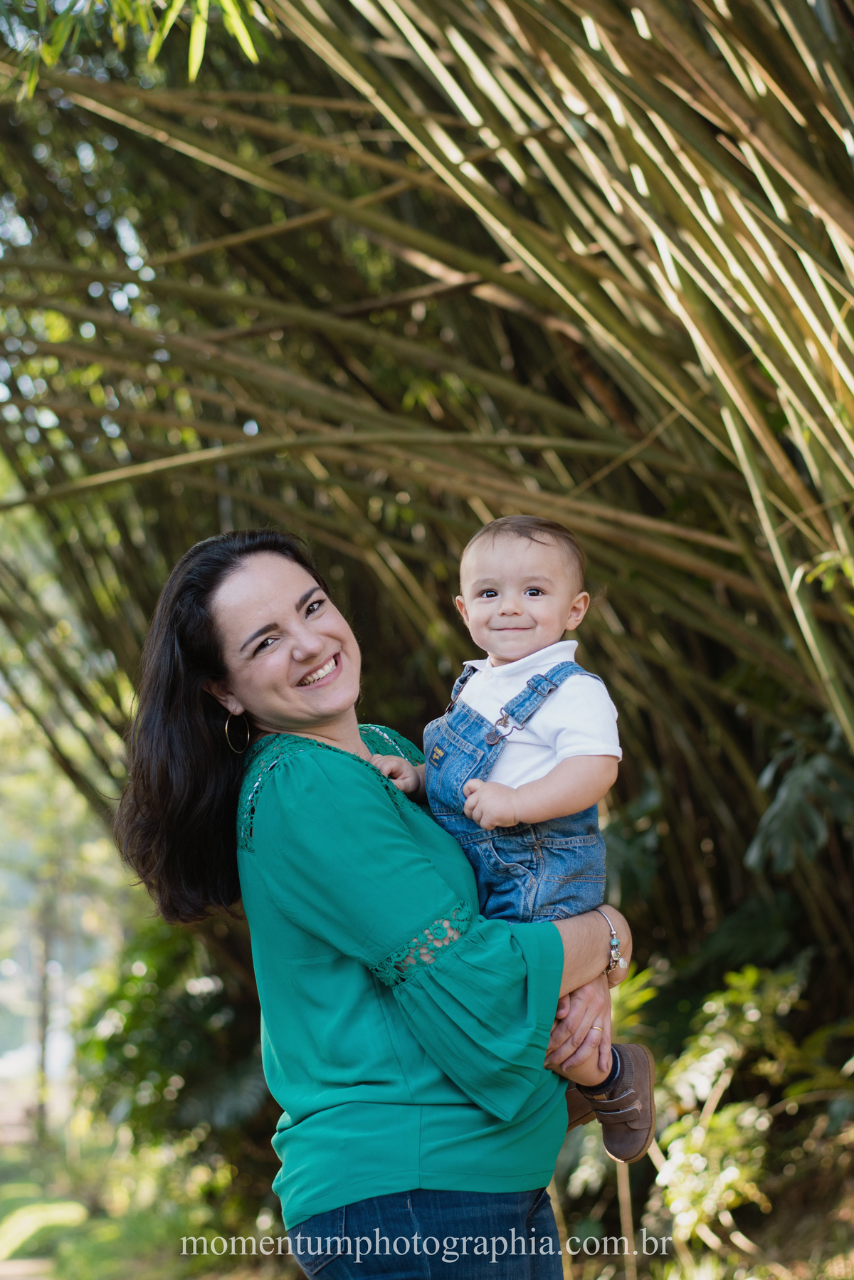 foto tirada por momentum photographia ensaio de família petropolis rj família