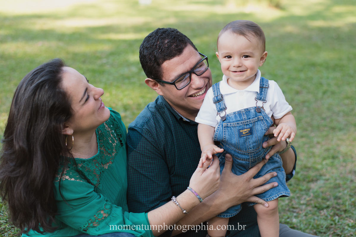 foto tirada por momentum photographia ensaio de família petropolis rj família