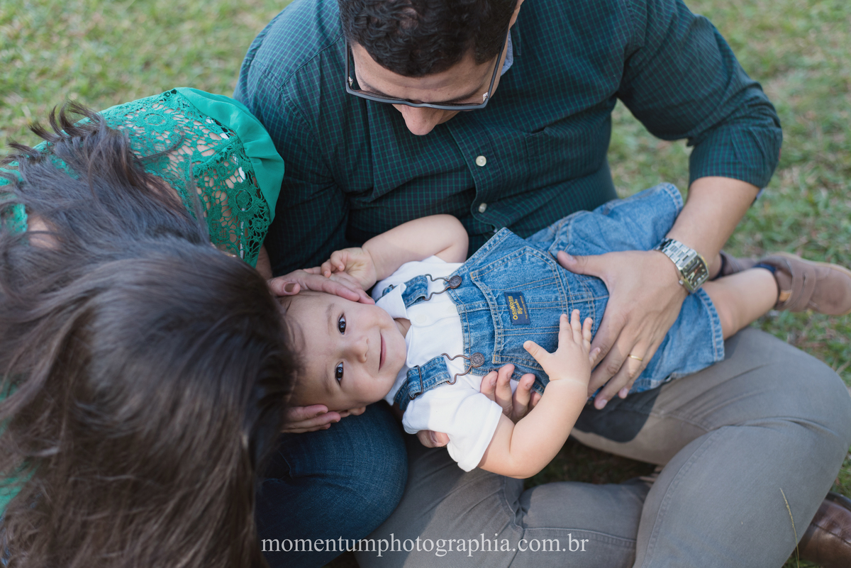 foto tirada por momentum photographia ensaio de família petropolis rj família