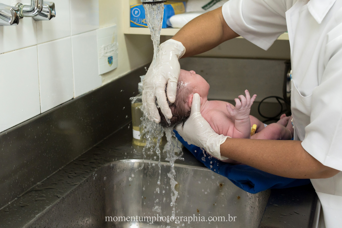 Fotografia de parto hospital Unimed Petropolis, RJ. Foto de Momentum Photographia. 