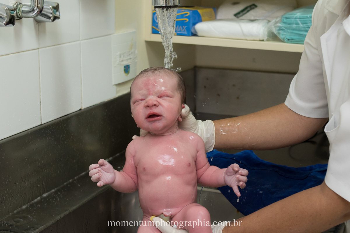Fotografia de parto hospital Unimed Petropolis, RJ. Foto de Momentum Photographia. 