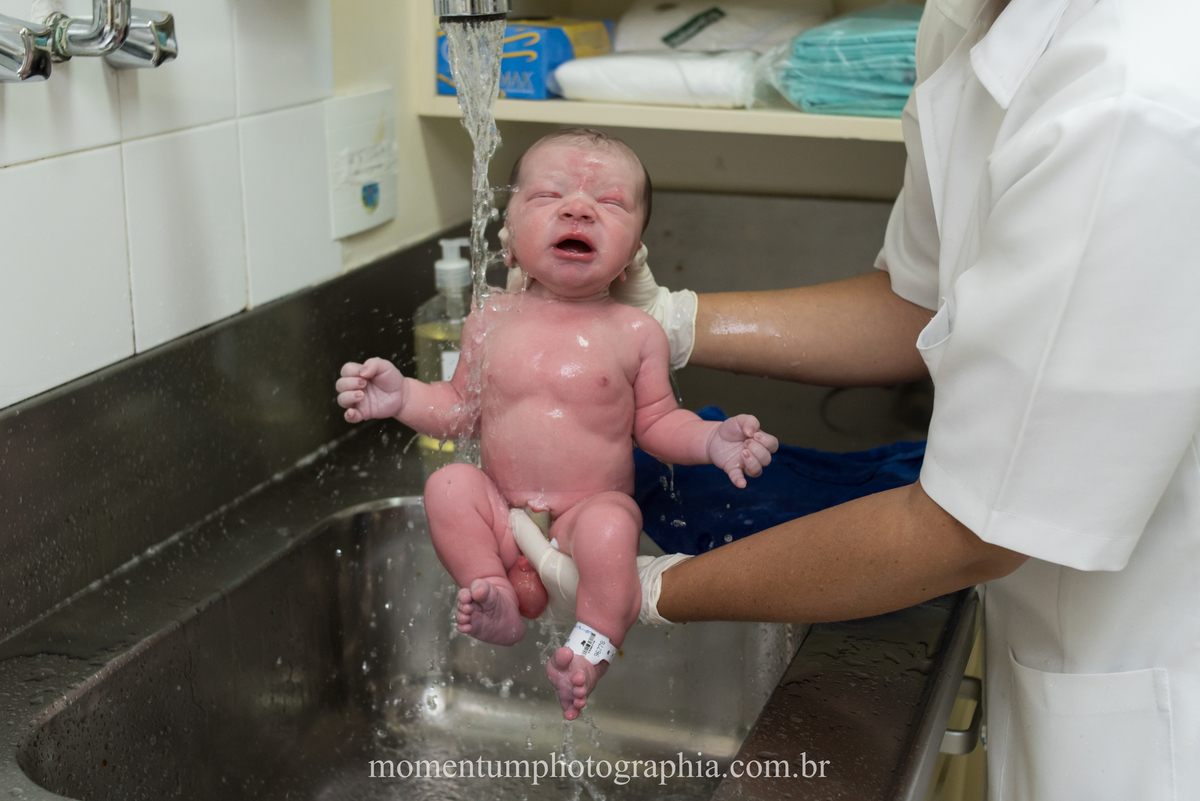 Fotografia de parto hospital Unimed Petropolis, RJ. Foto de Momentum Photographia. 