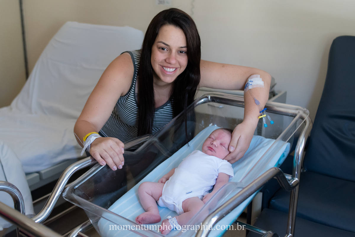 Fotografia de parto hospital Unimed Petropolis, RJ. Foto de Momentum Photographia. 