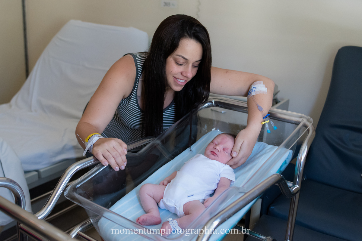 Fotografia de parto hospital Unimed Petropolis, RJ. Foto de Momentum Photographia. 