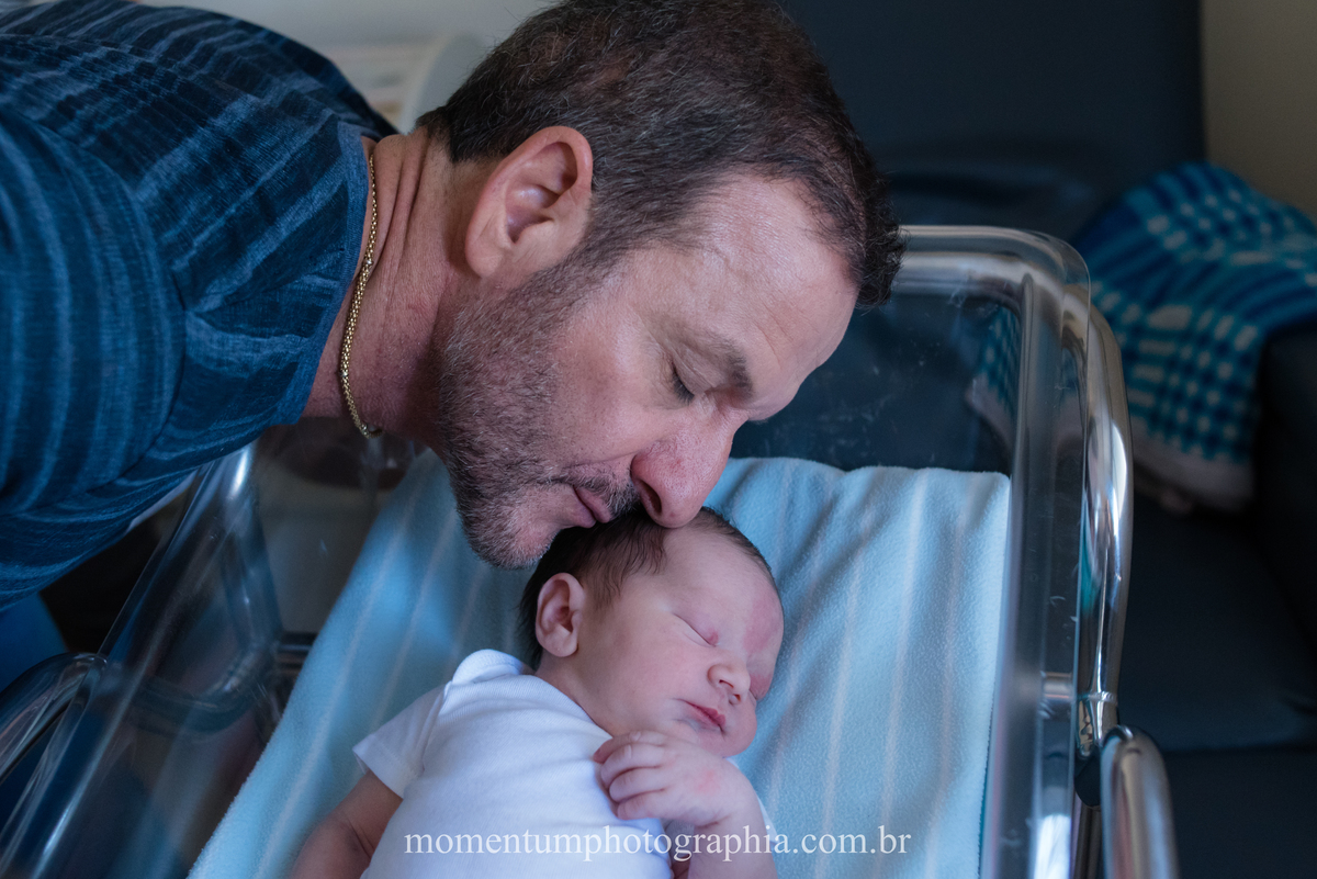 Fotografia de parto hospital Unimed Petropolis, RJ. Foto de Momentum Photographia. 