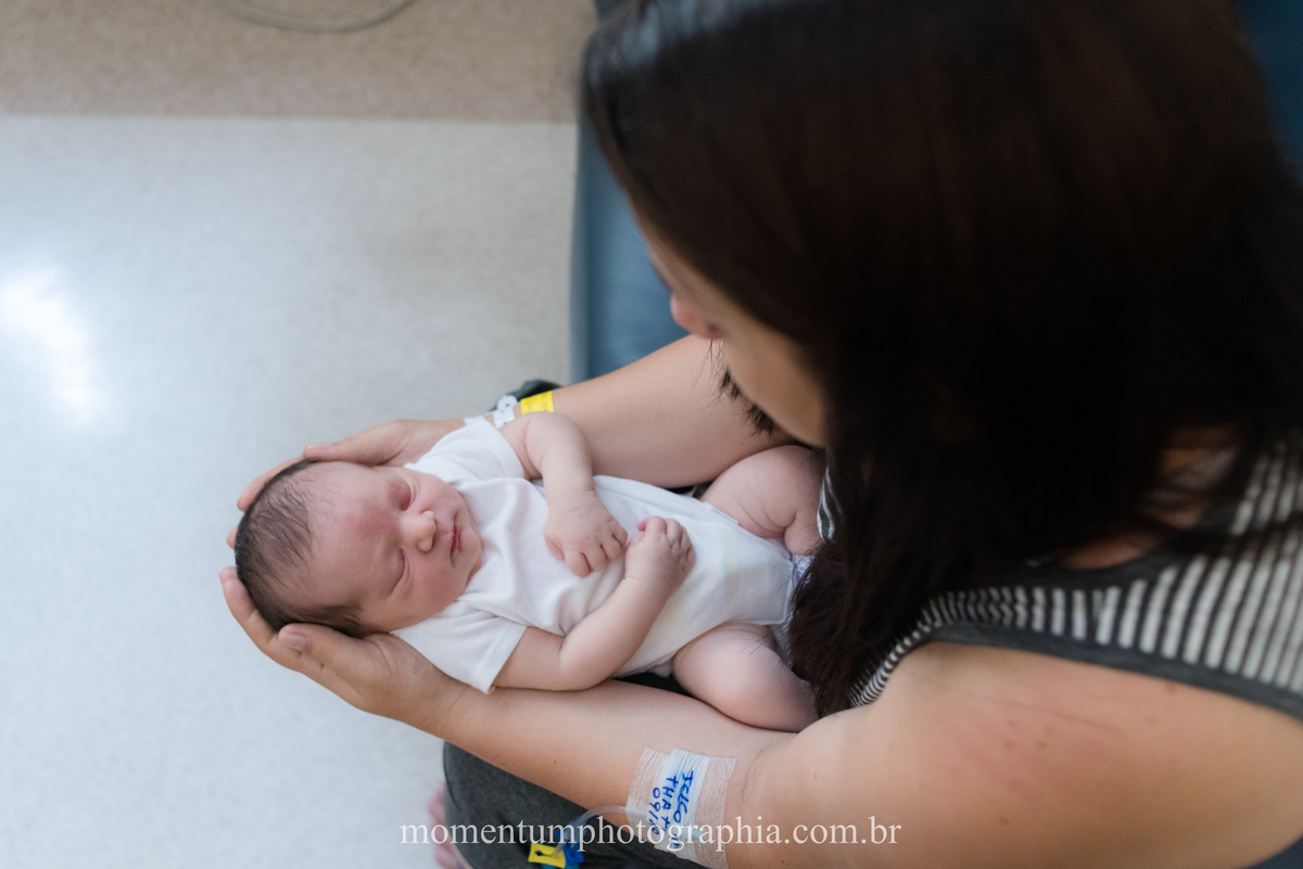 Fotografia de parto hospital Unimed Petropolis, RJ. Foto de Momentum Photographia. 
