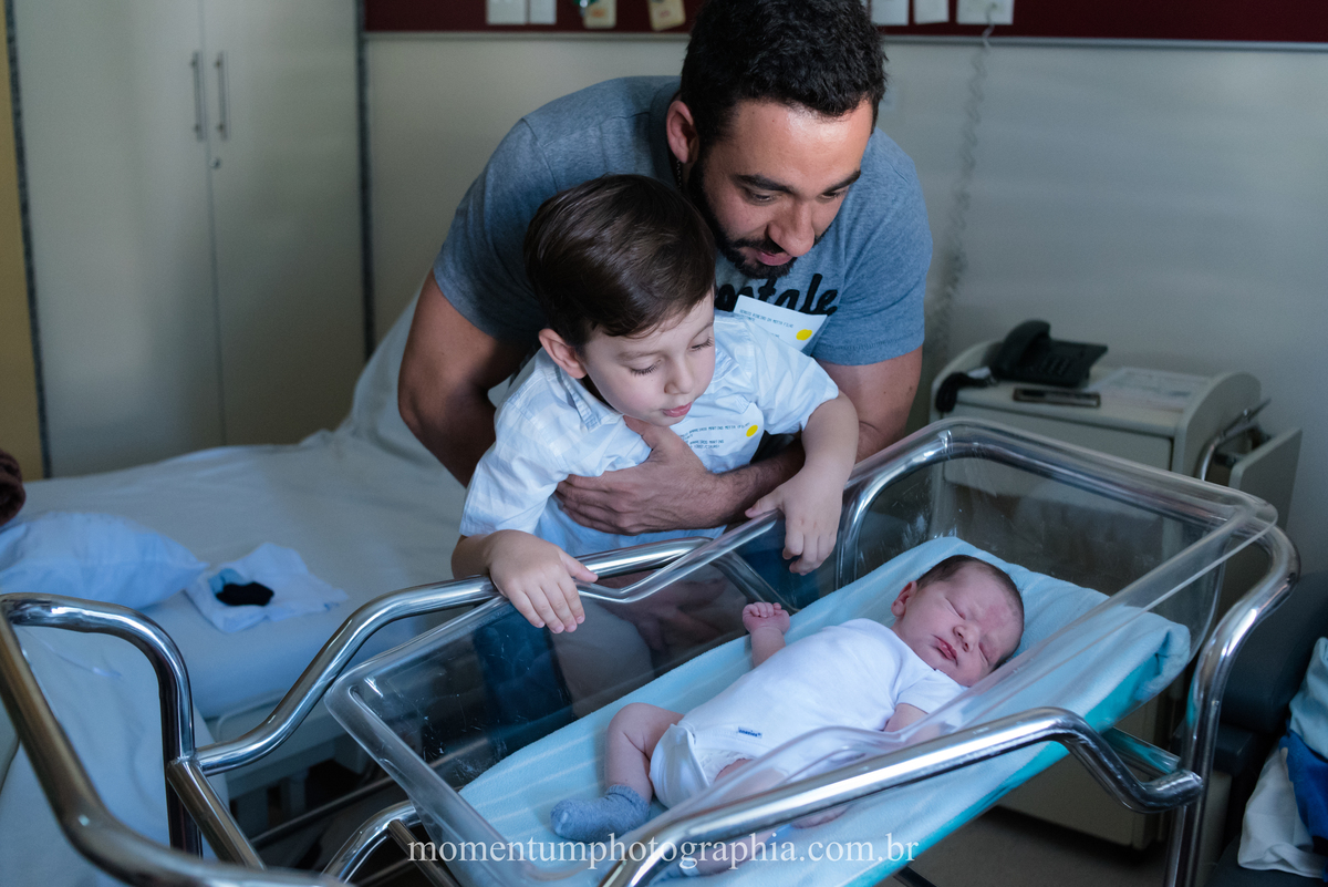 Fotografia de parto hospital Unimed Petropolis, RJ. Foto de Momentum Photographia. 