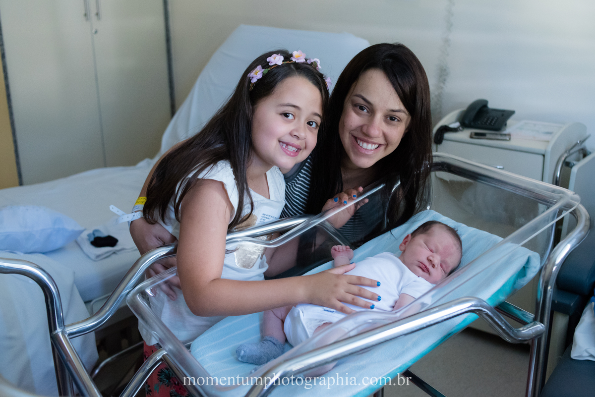 Fotografia de parto hospital Unimed Petropolis, RJ. Foto de Momentum Photographia. 