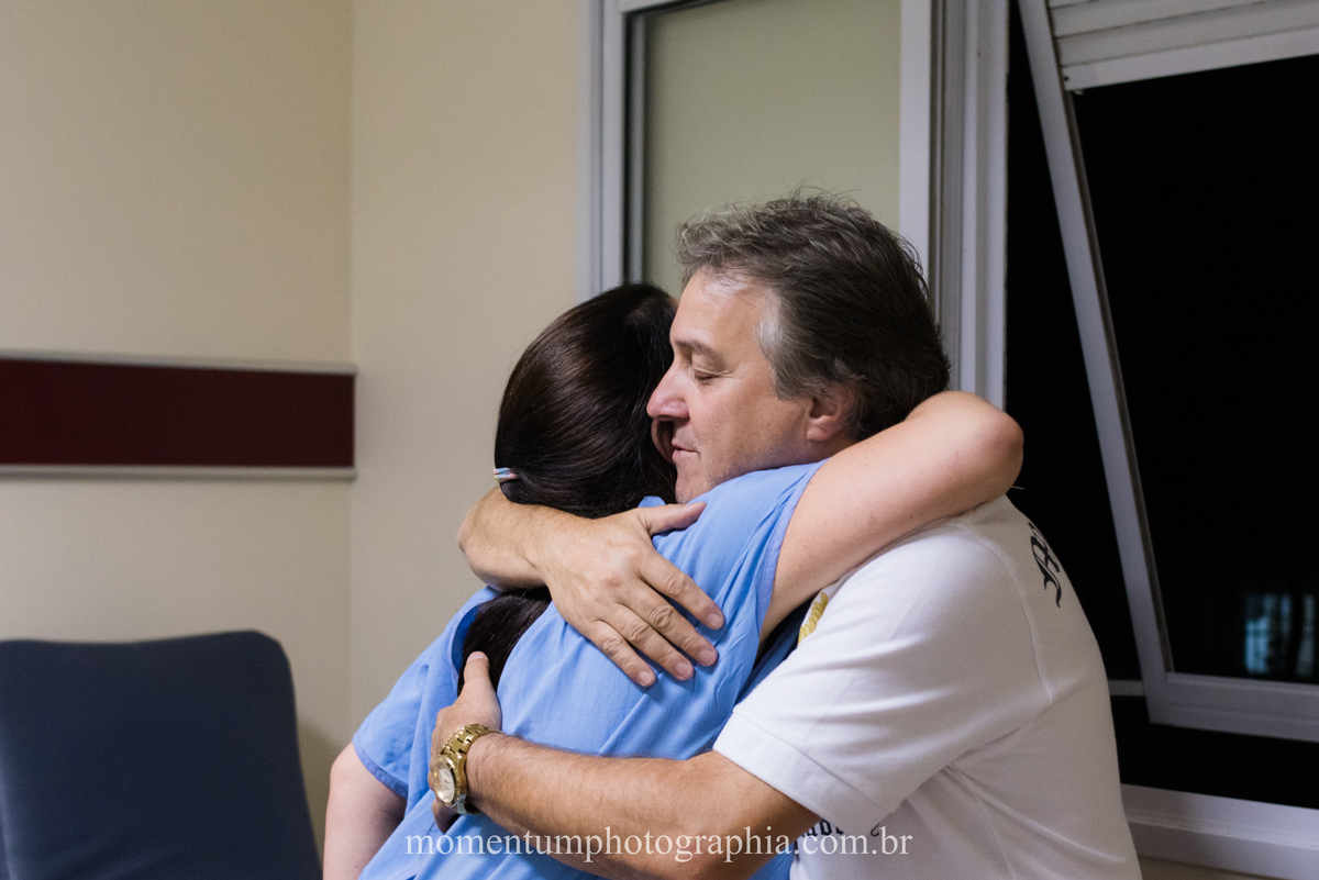 Fotografia de parto hospital Unimed Petropolis, RJ. Foto de Momentum Photographia. 