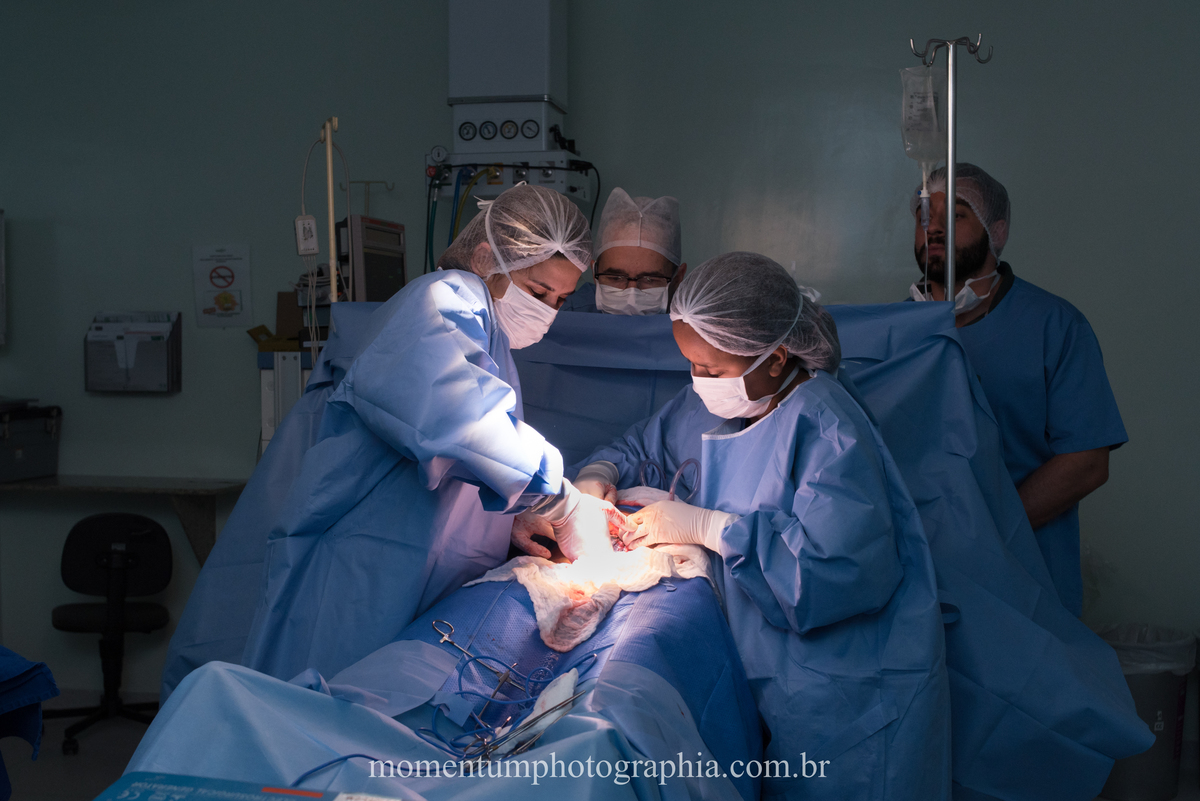 Fotografia de parto hospital Unimed Petropolis, RJ. Foto de Momentum Photographia. 