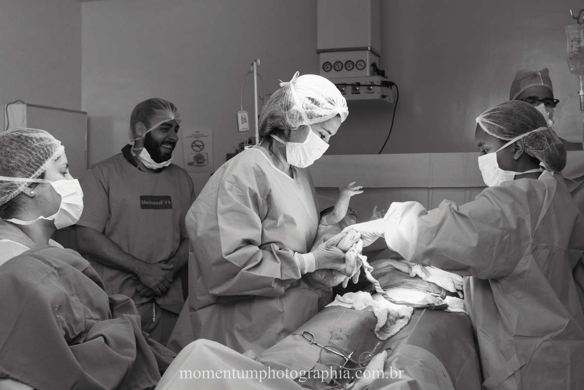 Fotografia de parto hospital Unimed Petropolis, RJ. Foto de Momentum Photographia. 