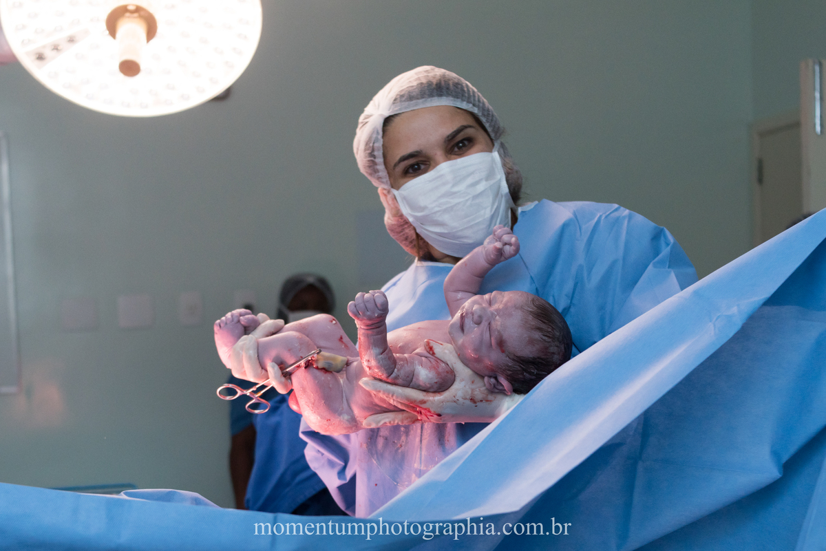 Fotografia de parto hospital Unimed Petropolis, RJ. Foto de Momentum Photographia. 