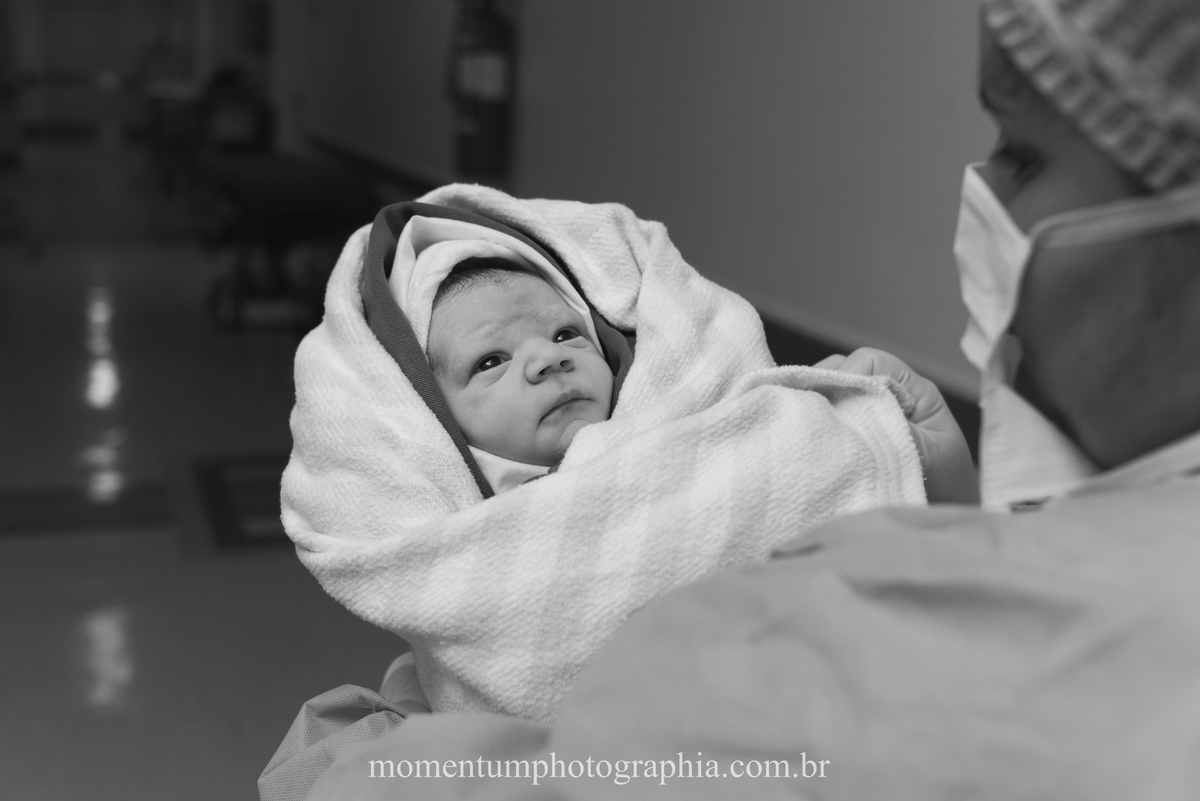 Fotografia de parto hospital Unimed Petropolis, RJ. Foto de Momentum Photographia. 