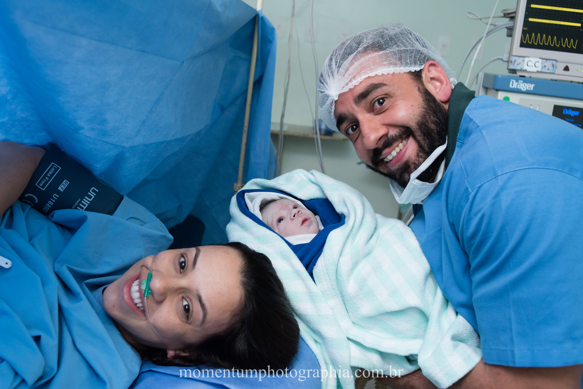 Fotografia de parto hospital Unimed Petropolis, RJ. Foto de Momentum Photographia. 