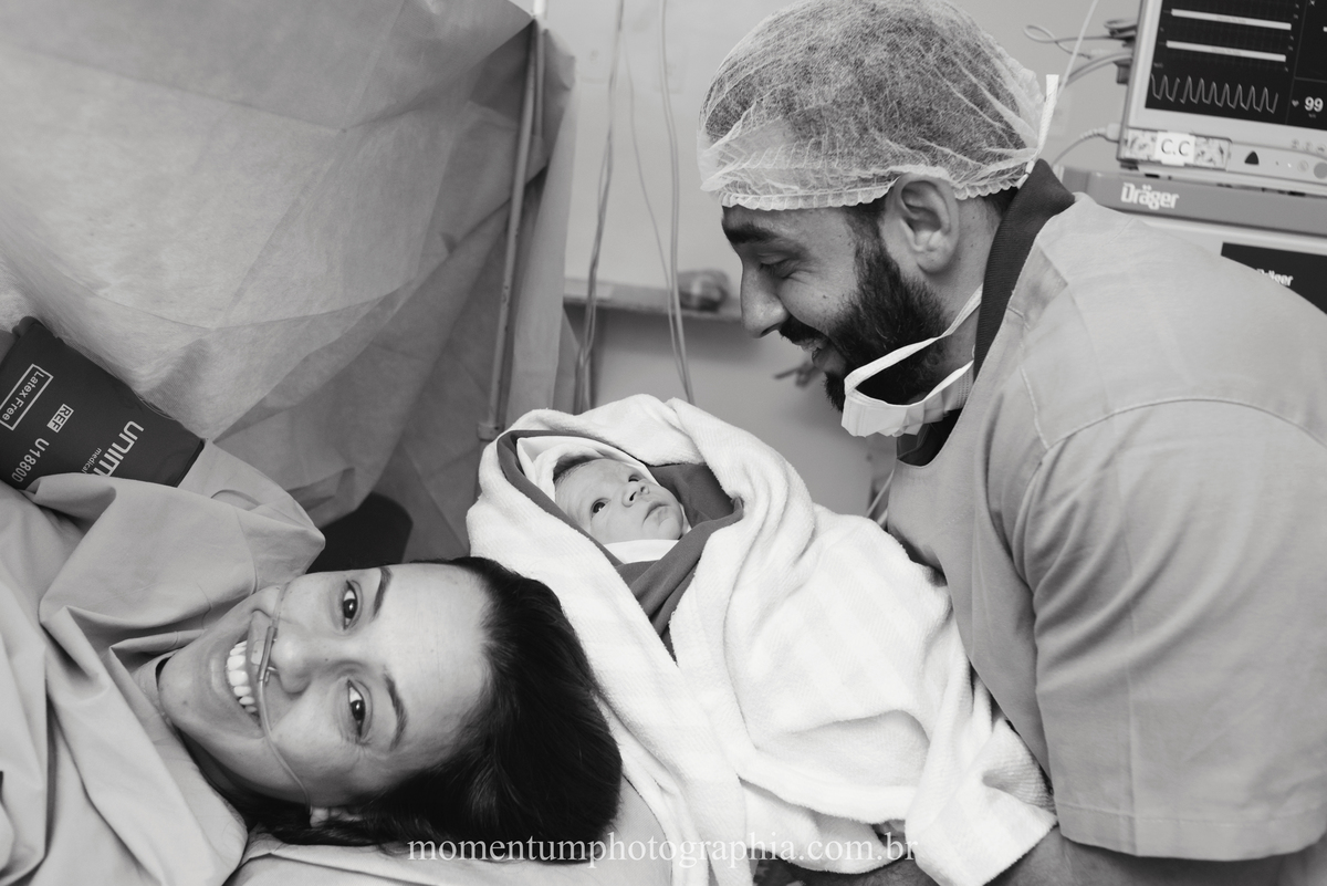Fotografia de parto hospital Unimed Petropolis, RJ. Foto de Momentum Photographia. 