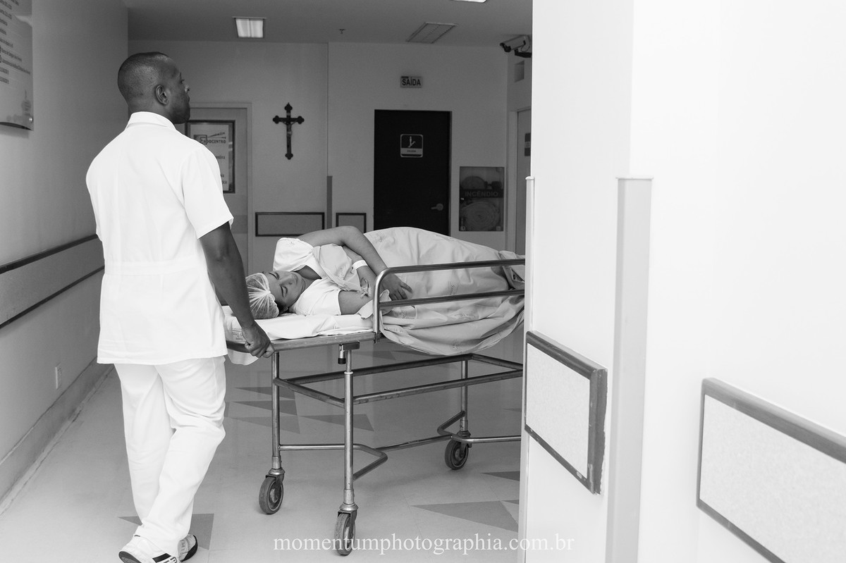 Foto de parto tirada por Momentum Photographia maternidade Santa Teresa Petrópolis - RJ