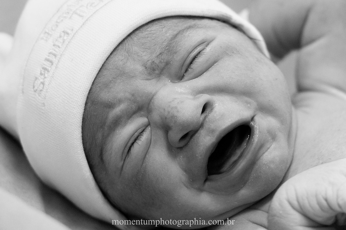 Fotografia de parto tirada por Momentum Photographia maternidade Santa Teresa Petrópolis - RJ