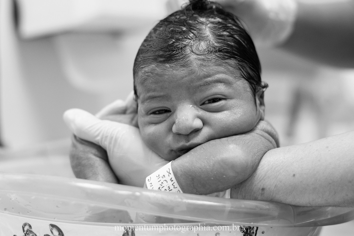 Foto de parto tirada por Momentum Photographia maternidade Santa Teresa Petrópolis - RJ