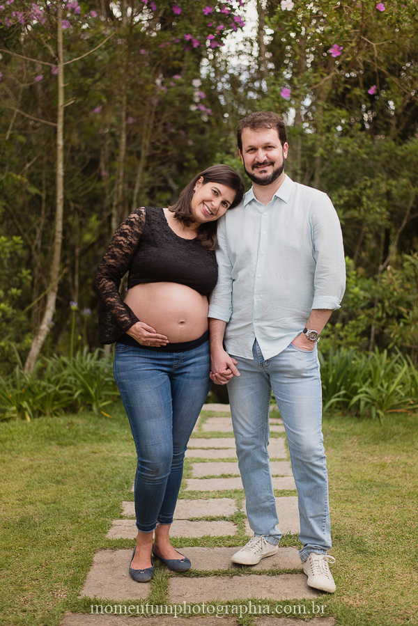 ensaio gestante em petrópolis rj cachorros esperando foto por momentum photographia