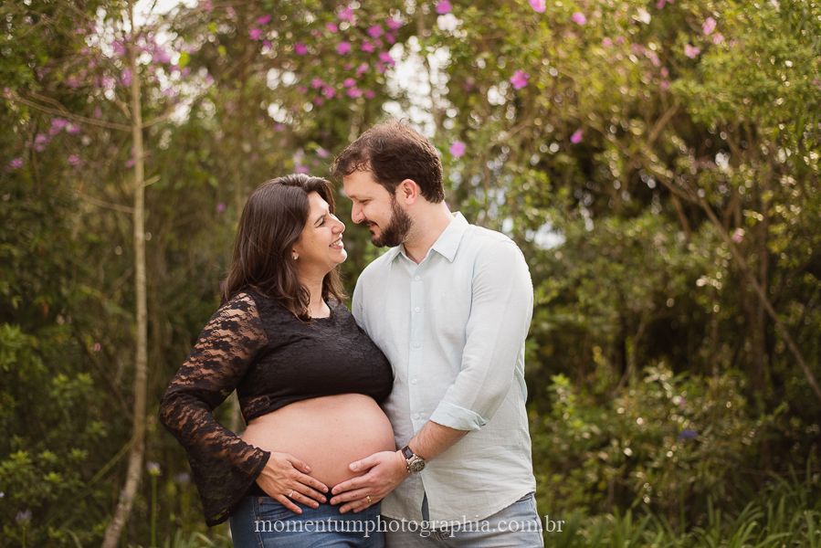 ensaio gestante em petrópolis rj cachorros esperando foto por momentum photographia