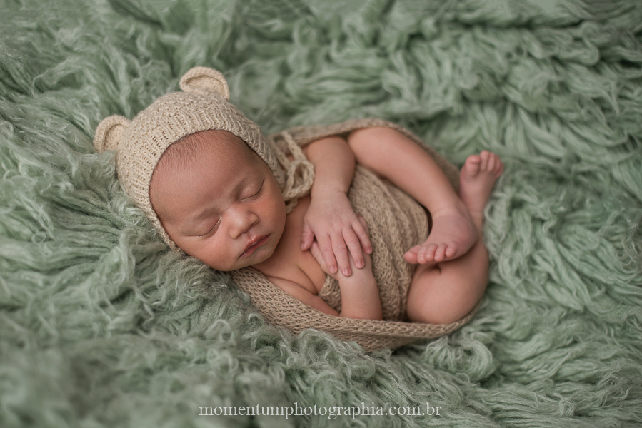 ensaio newborn em petropolis rj estudio menino foto por momentum photographia