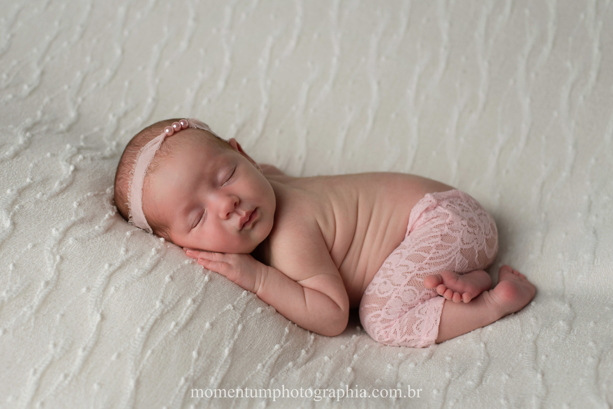 Ensaio newborn petropolis menina estudio momentum photographia newborn fotos