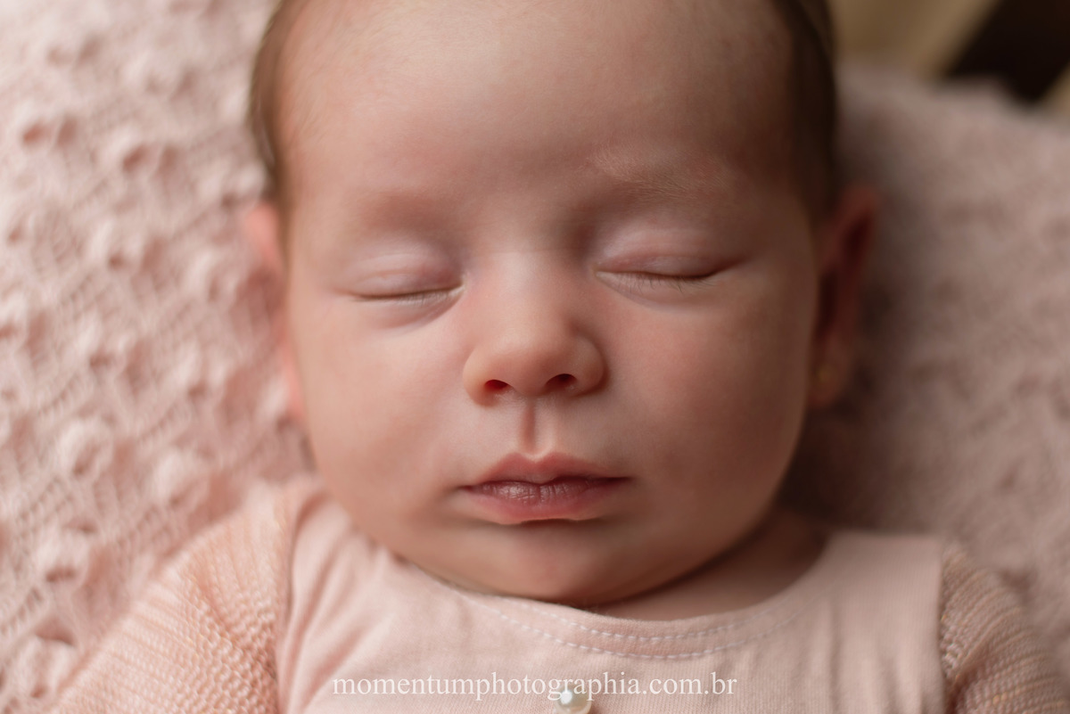 Ensaio newborn petropolis menina estudio momentum photographia newborn fotos