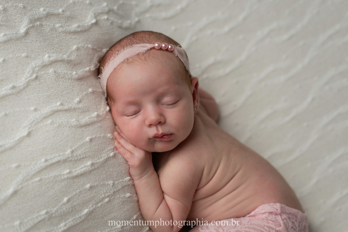 Ensaio newborn petropolis menina estudio momentum photographia newborn fotos