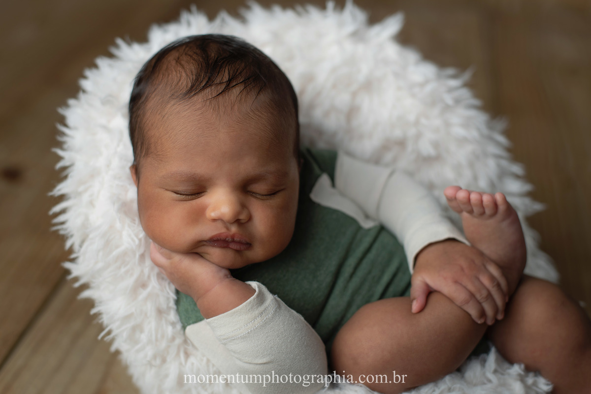 sessão-newborn-petropolis-ensaio-bebe-momentum-photographia-fotografiadebebes