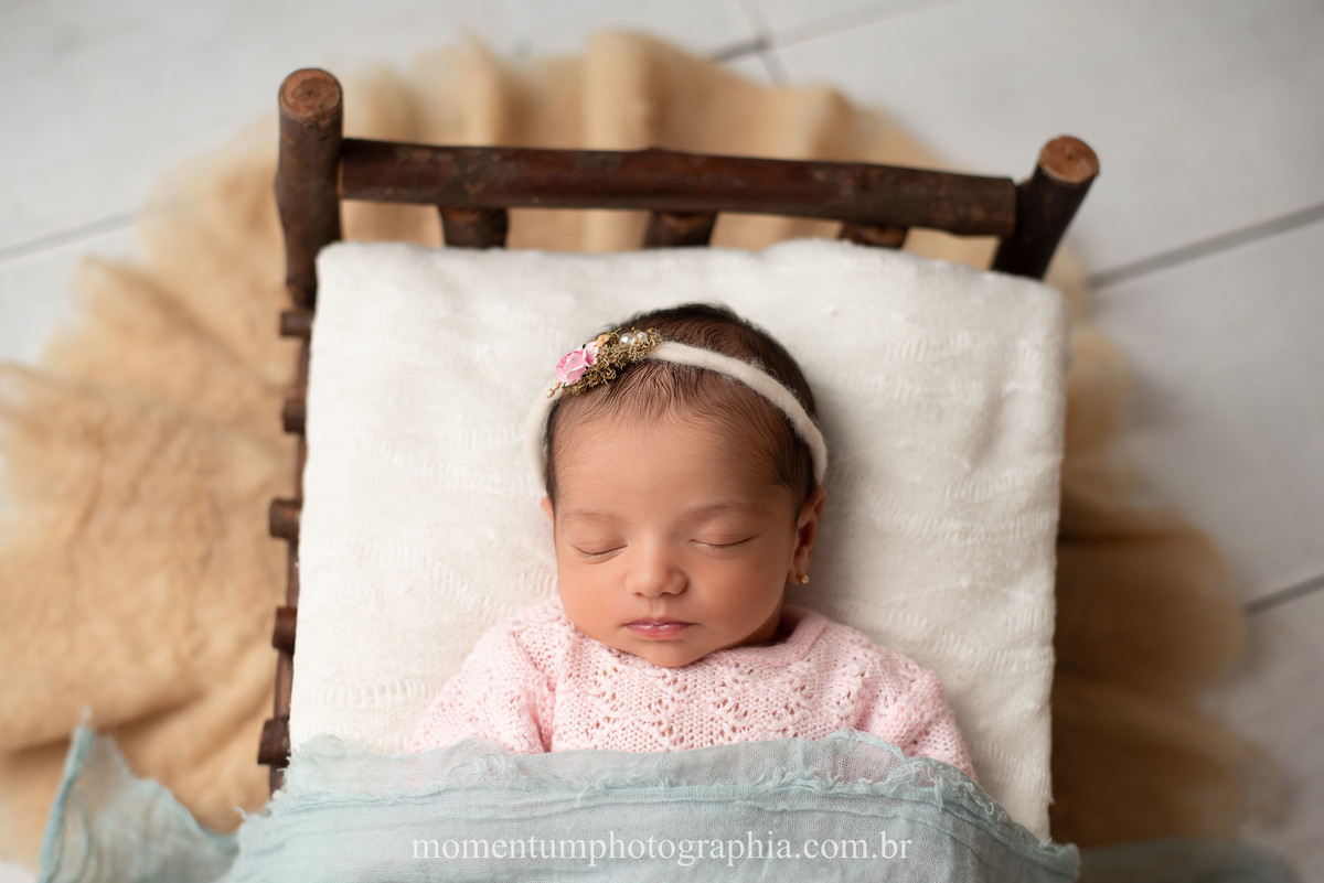 fotografia newborn petropolis momentum photographia acompanhamento de bebes ensaio infantil ensaio de familia