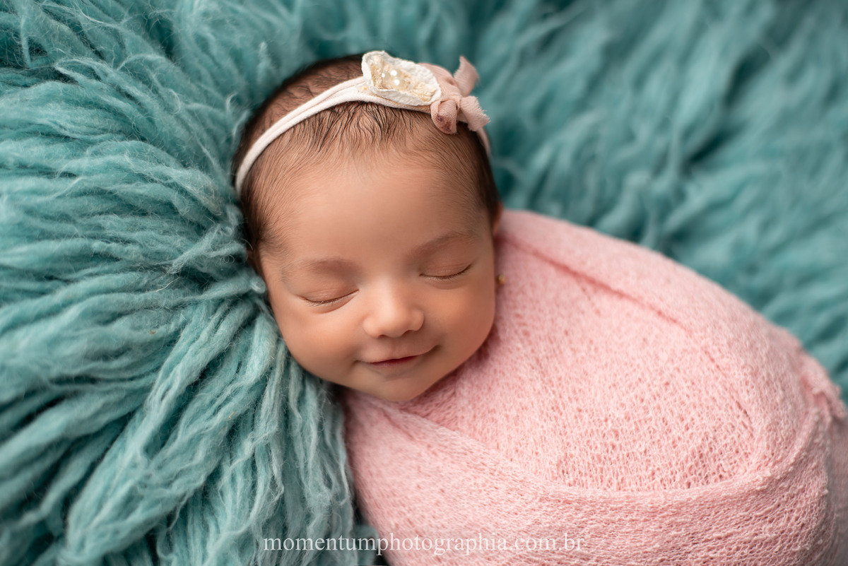 fotografia newborn petropolis momentum photographia acompanhamento de bebes ensaio infantil ensaio de familia