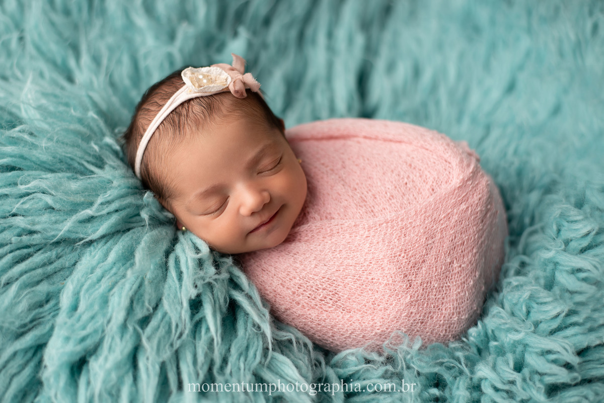 fotografia newborn petropolis momentum photographia acompanhamento de bebes ensaio infantil ensaio de familia