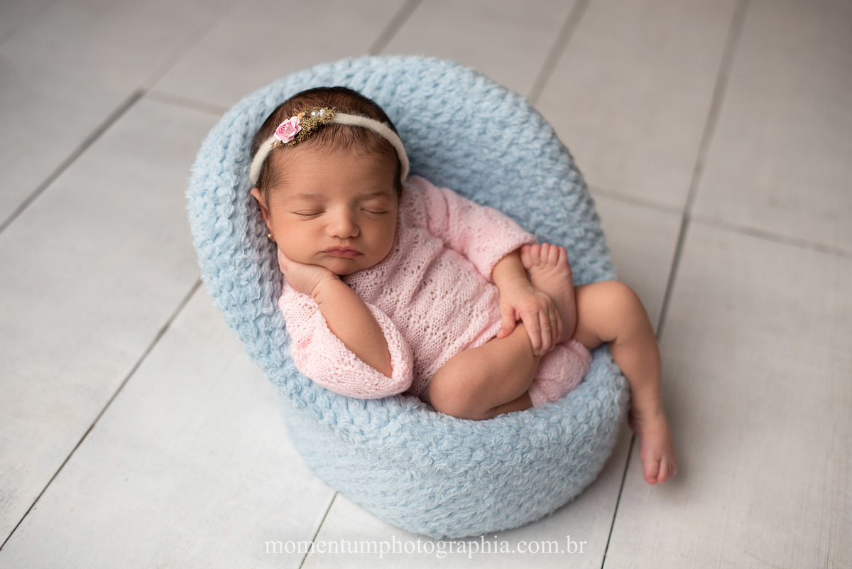 fotografia newborn petropolis momentum photographia acompanhamento de bebes ensaio infantil ensaio de familia