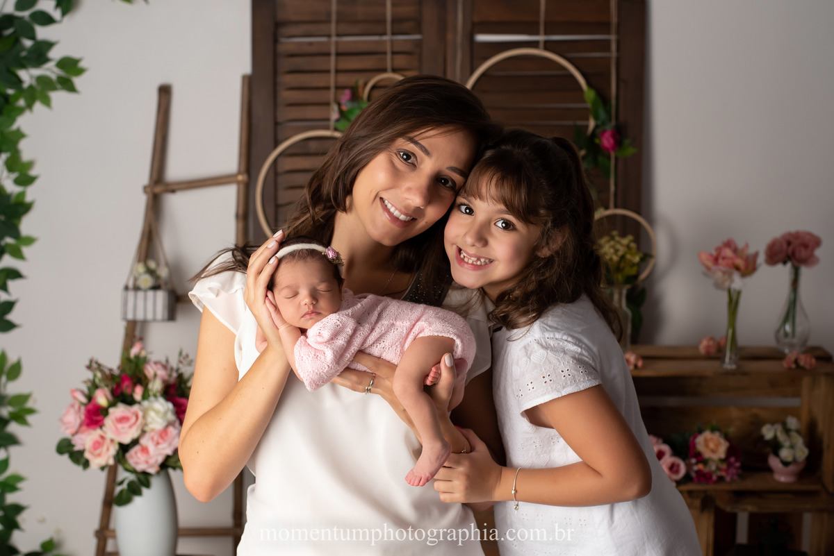 fotografia newborn petropolis momentum photographia acompanhamento de bebes ensaio infantil ensaio de familia