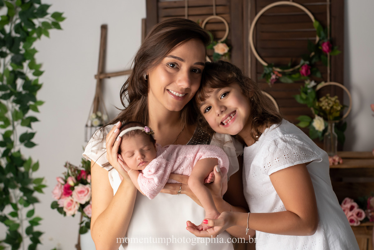 fotografia newborn petropolis momentum photographia acompanhamento de bebes ensaio infantil ensaio de familia