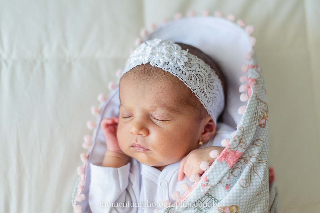 newborn, lifestyle, rio verde, petropolis, ensaio de família, família, recém nascido, ensaio em casa, bebê, momentum, photographia