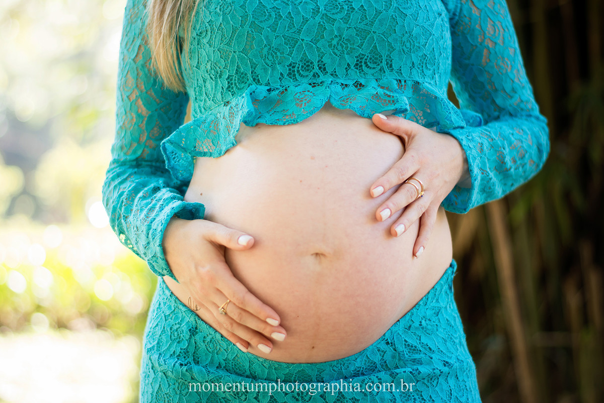 foto tirada por momentum photographia gestante grávida Petrópolis RJ parque Cremeri linda