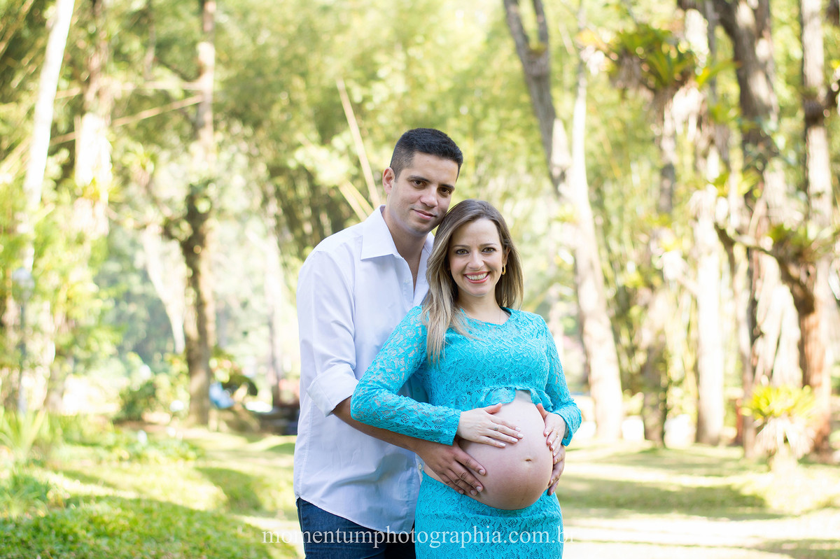 foto tirada por momentum photographia gestante grávida Petrópolis RJ parque Cremeri linda casal