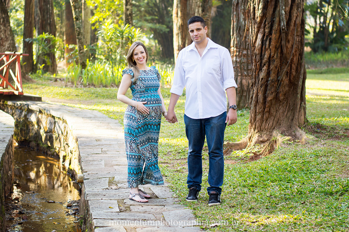 foto tirada por momentum photographia gestante grávida Petrópolis RJ parque Cremeri linda