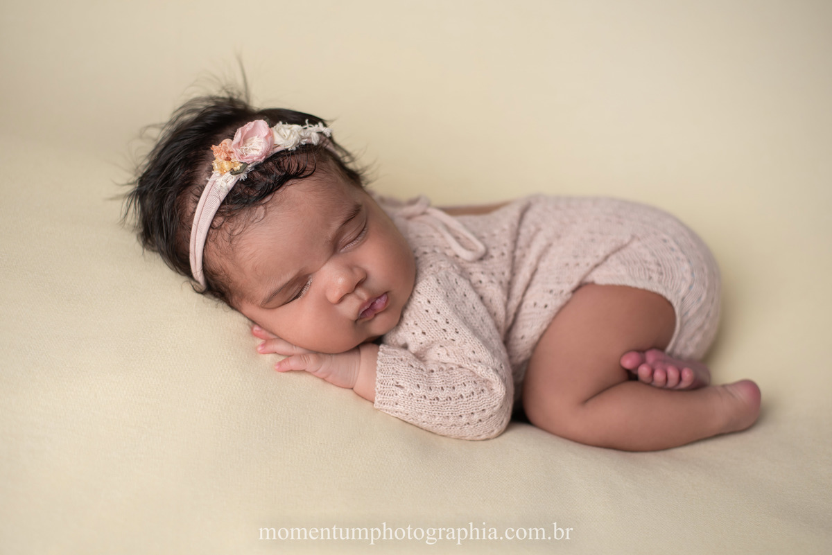 ensaio newborn, newborn petropolis, momentum photographia, bebês, maternidade, mae de menina, newborn style