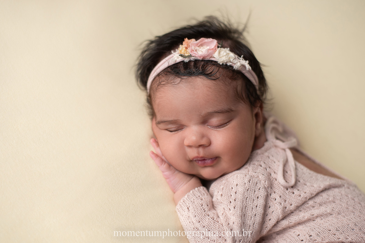 ensaio newborn, newborn petropolis, momentum photographia, bebês, maternidade, mae de menina, newborn style