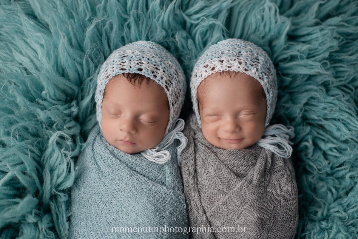 sessão newborn Petrópolis, gestantes de Petrópolis, Mães de Petrópolis, Grávidas de Petrópolis, momentum photographia, referência em newborn, fotos em petrópolis, fotógrafo referência em newborn, newborn gêmeos