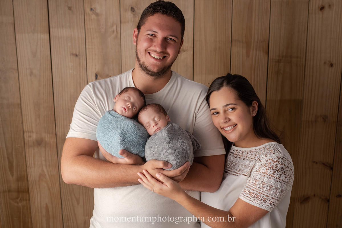sessão newborn Petrópolis, gestantes de Petrópolis, Mães de Petrópolis, Grávidas de Petrópolis, momentum photographia, referência em newborn, fotos em petrópolis, fotógrafo referência em newborn, newborn gêmeos