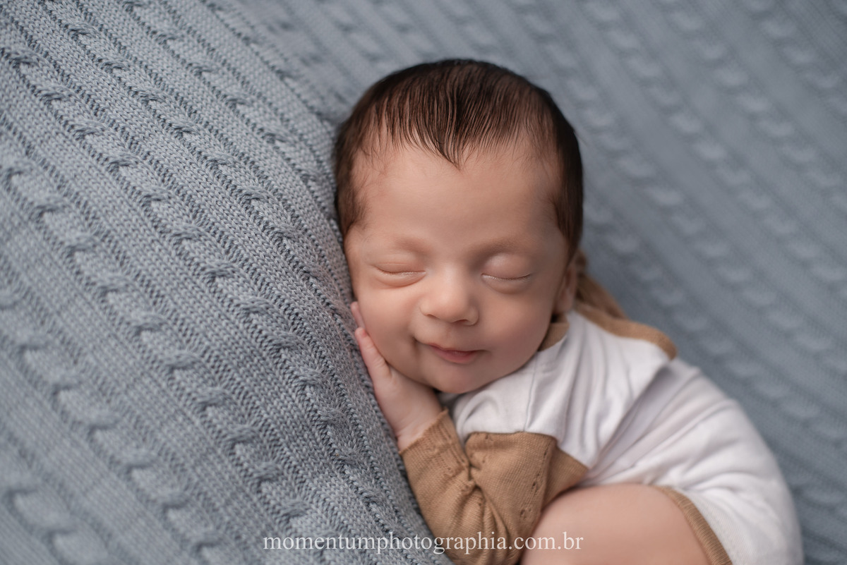 sessão newborn Petrópolis, gestantes de Petrópolis, Mães de Petrópolis, Grávidas de Petrópolis, momentum photographia, referência em newborn, fotos em petrópolis, fotógrafo referência em newborn, newborn gêmeos