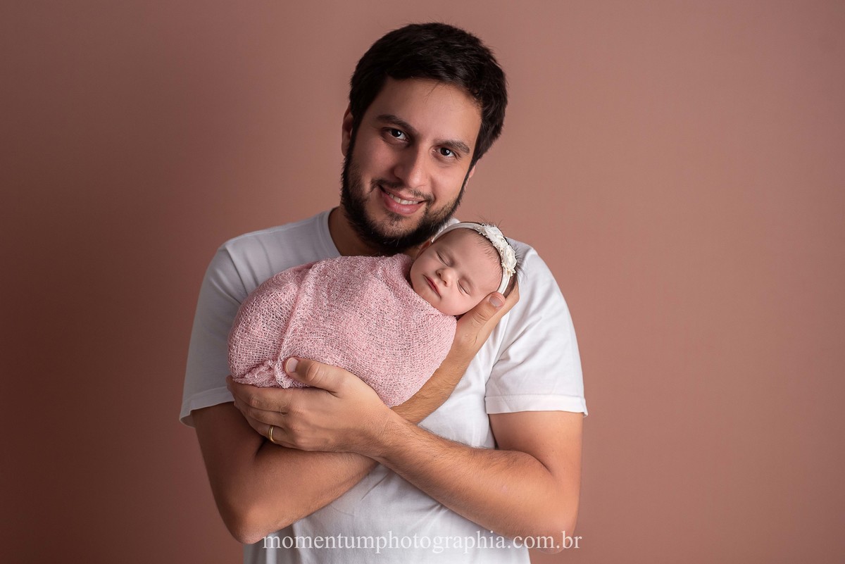 foto momentum photographia petropolis rj ensaio sessao newborn menina recem nascido maternidade estudio quitandinha